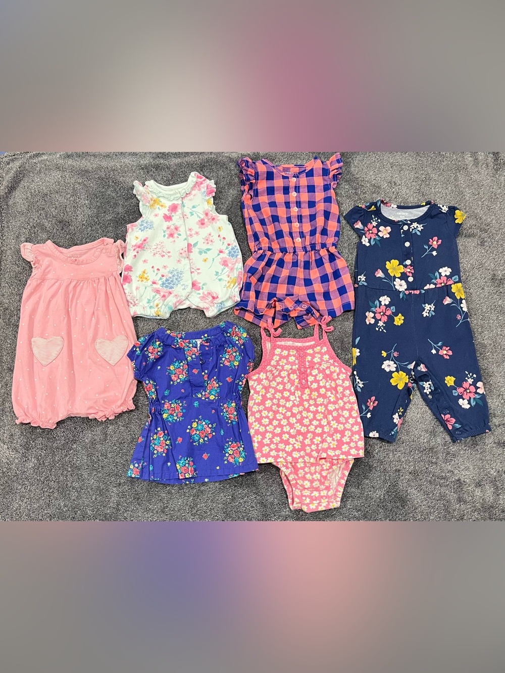 Bundle of clothes for baby girls size 6M
